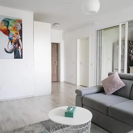 Feels Like M S Apartment *